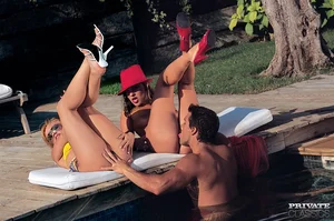 Insane outdoor threeway hook-up with vintage Mummies Kelly Enjoy & Lucy Enjoy - 5